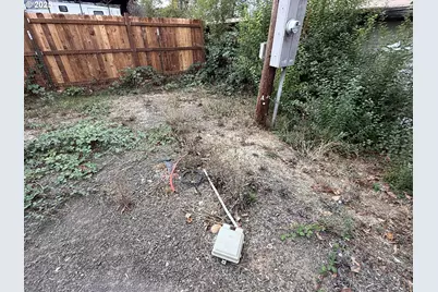 271 SE Robinson St, Winston, OR 97496 - Photo 7