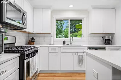 8514 SW 54th Ave, Portland, OR 97219 - Photo 7