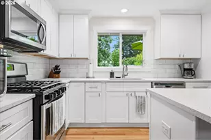 8514 SW 54th Ave, Portland, OR 97219 - Photo 7