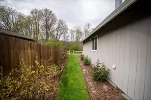 9620 N Edison St, Portland, OR 97203 - Photo 37