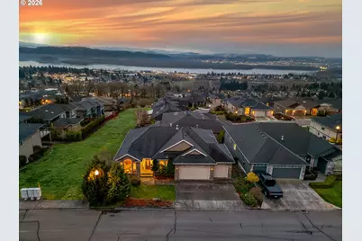 578 W Dogwood St, Washougal, WA 98671 - Photo 3