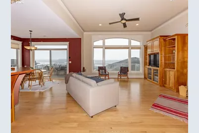 578 W Dogwood St, Washougal, WA 98671 - Photo 11