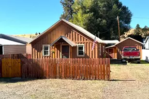 456 N McHaley St, Prairie City, OR 97869 - Photo 1