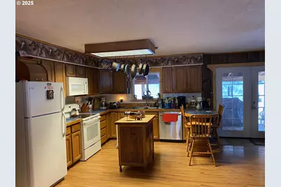 39798 Bear Gulch Rd, Sumpter, OR 97877 - Photo 9