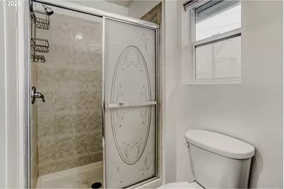 9002 NE Prescott St, Portland, OR 97220 - Photo 25