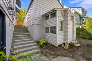 811 SW Evans St, Portland, OR 97219 - Photo 37
