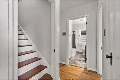 811 SW Evans St, Portland, OR 97219 - Photo 21