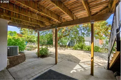 811 SW Evans St, Portland, OR 97219 - Photo 33
