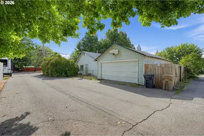 218 SW Westholm Ave, Grants Pass, OR 97526 - Photo 5