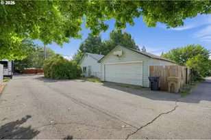 218 SW Westholm Ave, Grants Pass, OR 97526 - Photo 5
