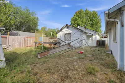 218 SW Westholm Ave, Grants Pass, OR 97526 - Photo 31