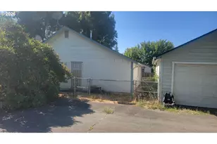 218 SW Westholm Ave, Grants Pass, OR 97526 - Photo 5