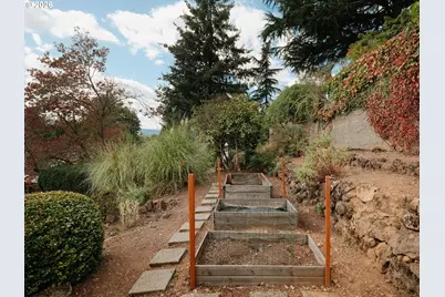 4421 NE Wistaria Dr, Portland, OR 97213 - Photo 39