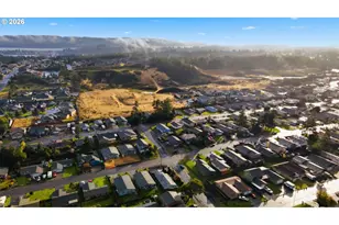 1590 Saint John Ave, Coos Bay, OR 97420 - Photo 25