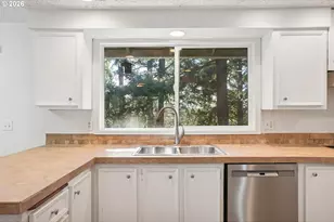 5568 SE Flavel Dr, Portland, OR 97206 - Photo 7