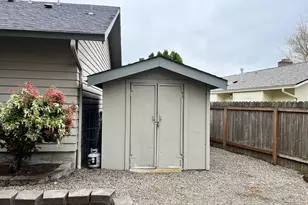1111 Risden Pl, Eugene, OR 97404 - Photo 21