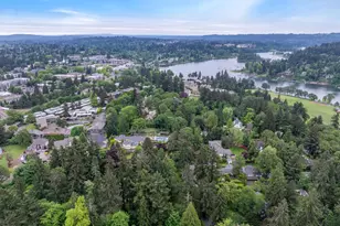 10000 SE Cambridge Ln, Milwaukie, OR 97222 - Photo 47