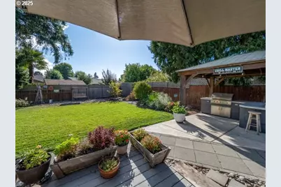 888 Wilson St, Woodburn, OR 97071 - Photo 41