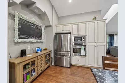 888 Wilson St, Woodburn, OR 97071 - Photo 13