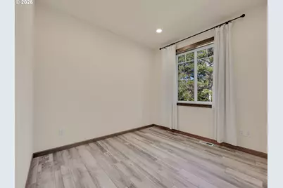 33032 Pacific Bellevue Ln, Warrenton, OR 97146 - Photo 25