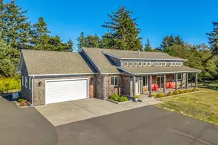 33032 Pacific Bellevue Ln, Warrenton, OR 97146 - Photo 1