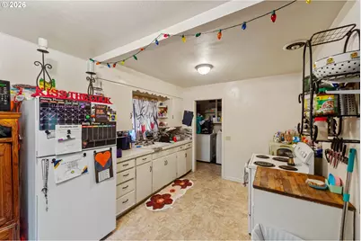 303 S Empire Blvd, Coos Bay, OR 97420 - Photo 45