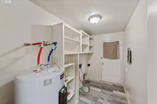 303 S Empire Blvd, Coos Bay, OR 97420 - Photo 29