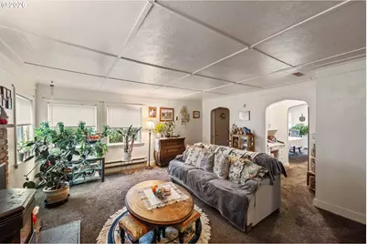 303 S Empire Blvd, Coos Bay, OR 97420 - Photo 5