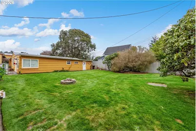 303 S Empire Blvd, Coos Bay, OR 97420 - Photo 17