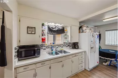 303 S Empire Blvd, Coos Bay, OR 97420 - Photo 39