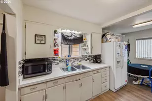 303 S Empire Blvd, Coos Bay, OR 97420 - Photo 39