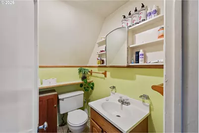 303 S Empire Blvd, Coos Bay, OR 97420 - Photo 11