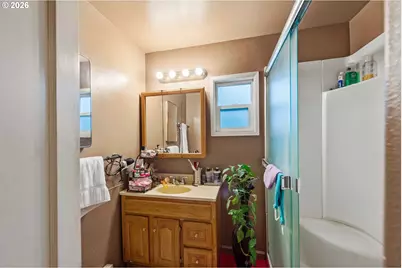 303 S Empire Blvd, Coos Bay, OR 97420 - Photo 9