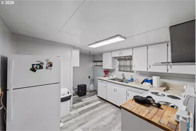 303 S Empire Blvd, Coos Bay, OR 97420 - Photo 21