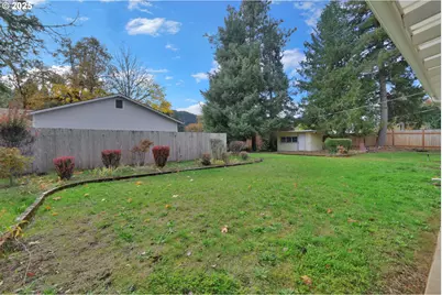 47960 W 1st St, Oakridge, OR 97463 - Photo 31