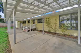 47960 W 1st St, Oakridge, OR 97463 - Photo 29