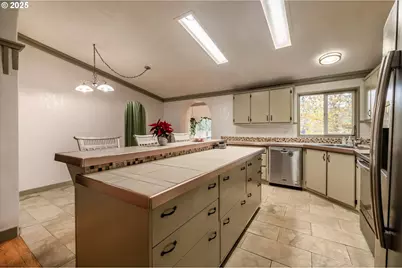 93356 Oakway Rd, Coos Bay, OR 97420 - Photo 19