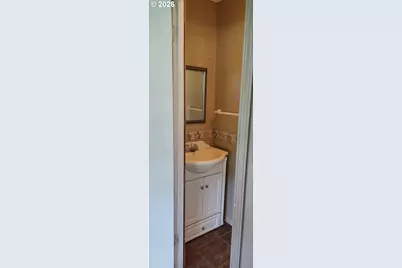 855 S 57th St, Springfield, OR 97478 - Photo 7