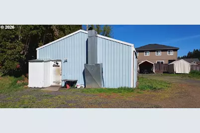 855 S 57th St, Springfield, OR 97478 - Photo 15