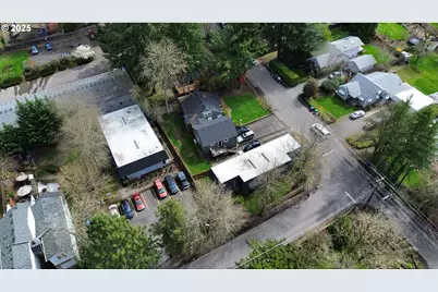 8102 SW 31st Ave, Portland, OR 97219 - Photo 5