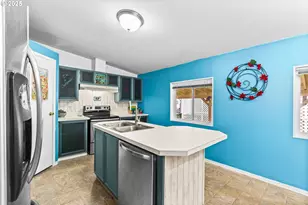 700 N Mill St, Creswell, OR 97426 - Photo 11