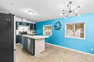 700 N Mill St, Creswell, OR 97426 - Photo 9