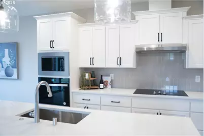 135 E Airedale Ave, La Center, WA 98629 - Photo 5