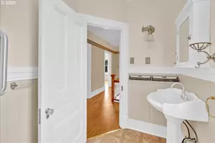 674 11th St, Astoria, OR 97103 - Photo 37