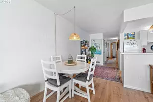 303 N Hayden Bay Dr, Portland, OR 97217 - Photo 15