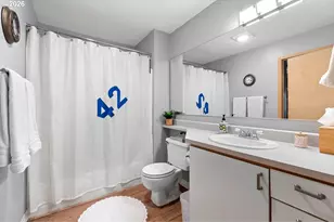 303 N Hayden Bay Dr, Portland, OR 97217 - Photo 9