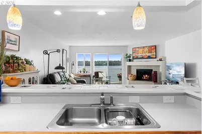 303 N Hayden Bay Dr, Portland, OR 97217 - Photo 13