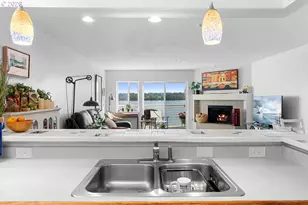 303 N Hayden Bay Dr, Portland, OR 97217 - Photo 13