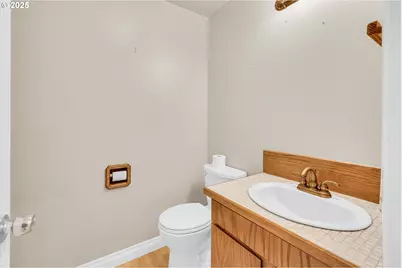 6260 SW Erickson Ave, Beaverton, OR 97008 - Photo 23