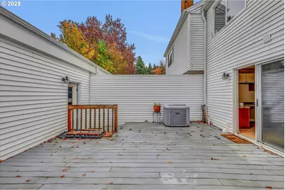 6260 SW Erickson Ave, Beaverton, OR 97008 - Photo 13